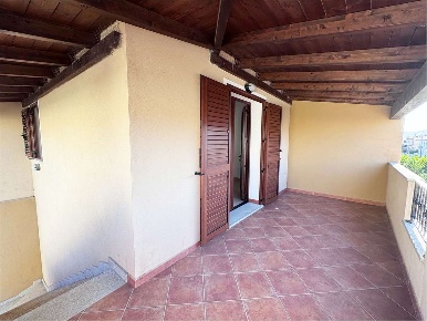 Foto Appartamento a Torpè di 72 m² con 4 locali in vendita