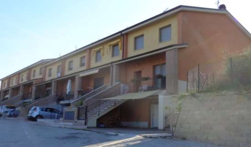 Foto Appartamento in Via Leonardo da Vinci, Petriano Centro di 177 m²