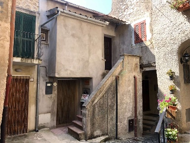 Foto Casa indipendente in VIA GIUSEPPE GARIBALDI  6, Torre Cajetani