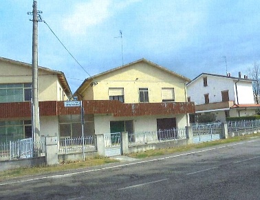 Foto Magazzino in Via Provinciale, Riva del Po di 82 m² con 1 locali