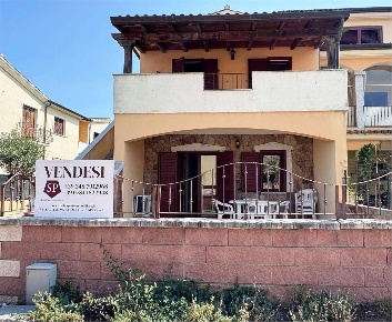 Foto Appartamento a Torpè di 77 m² con 4 locali in vendita