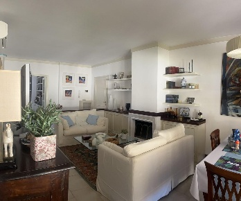 Foto Appartamento a Ponsacco Centro di 110 m² con 6 locali in vendita