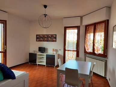 Foto Appartamento a Massa Marina di Massa Centro di 82 m² con 4 locali