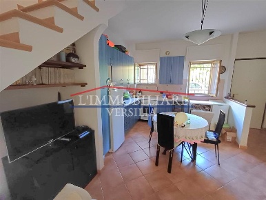 Foto Villa a schiera a Massa Marina di Massa Centro di 70 m² con 2 locali