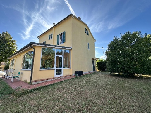 casa indipendente in vendita a Lucca in zona Torre