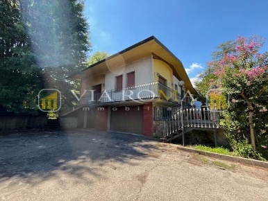 Foto Villa unifamiliare a Capannori Massa Macinaia - San Leonardo di 140 m²