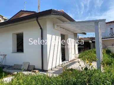 Foto Villa unifamiliare a Castelfranco di Sotto Centro di 160 m² in vendita