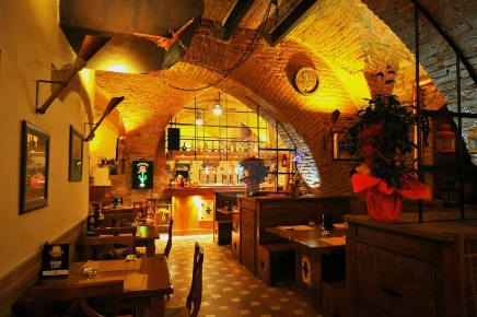 Foto Negozio in piazza San Francesco, Umbertide Centro di 155 m² in vendita