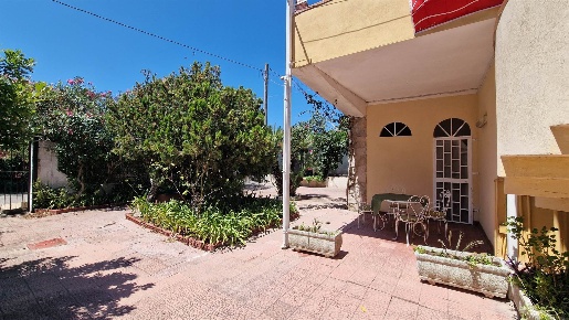 Foto Appartamento in Viale delle Palme, Mondragone di 90 m² con 4 locali