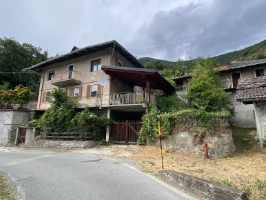 Foto Casa indipendente in CRETALLAZ, Quart di 222 m² con 5 locali