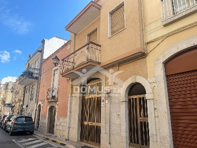 Foto Casa indipendente a Andria Centro di 120 m² con 4 locali in vendita