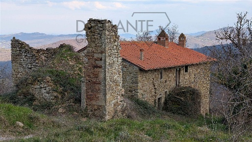 Foto Rustico a Cortona di 616 m² con 12 locali in vendita