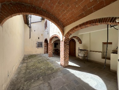 Foto Appartamento a Pistoia Capostrada di 180 m² con 8 locali in vendita