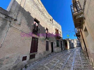 Foto Appartamento a Erice Centro di 80 m² con 4 locali in vendita