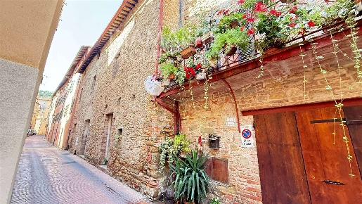 Foto Case semi ndipendenti a Paciano Centro di 200 m² con 9 locali