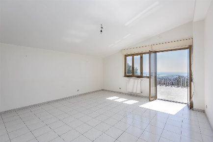 Foto Appartamento in Via Caramme 27, Valverde di 237 m² con 4 locali