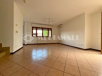 Foto Villa a schiera a Maniago di 172 m² con 5 locali in vendita