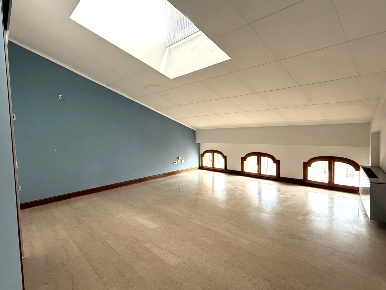 Foto Locale commerciale in Via Cesare Battisti, Rovigo Centro Storico