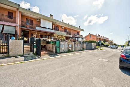 Foto Casa indipendente in Via federico bocchetti 95, Roma Cesano di 160 m²
