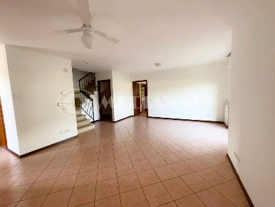 Foto Villa a schiera a Maniago Centro di 208 m² con 5 locali in vendita