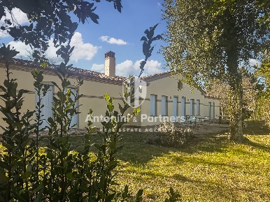 Foto Villa unifamiliare in Vocabolo Bartolone, Avigliano Umbro di 285 m²