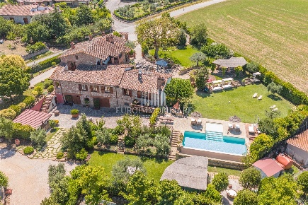 Foto Casale in Piazza Plebiscito 6, Città della Pieve Centro di 855 m²