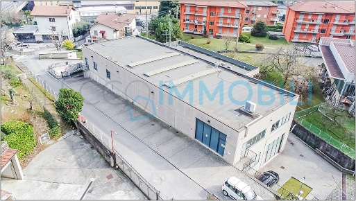 Foto Capannone industriale in via Roma, Pescate di 600 m² con 9 locali