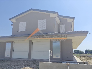 Foto Villa unifamiliare a Ravenna di 169 m² in vendita