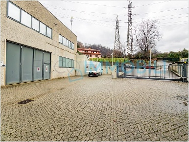 Foto Capannone industriale in via Roma, Pescate di 169 m² con 2 locali
