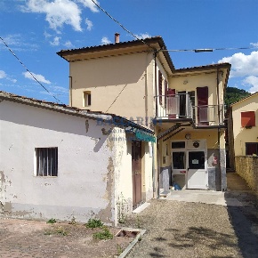 Foto Appartamento in VIA FONDAZZA, Casola Valsenio di 223 m² con 4 locali
