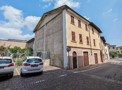 Foto Appartamento in via Giuseppe Mazzini, Pozzolengo Centro di 564 m²