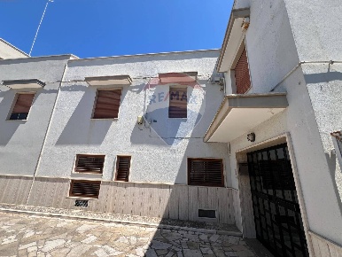 Foto Case semi ndipendenti a Monopoli Centro di 93 m² con 4 locali