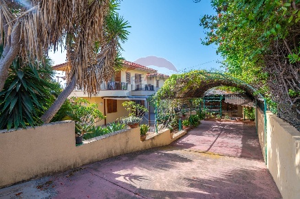 Foto Villa singola in via Salvatore Ottaviano, Ragusa di 350 m² in vendita