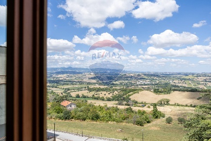 Foto Appartamento a Macerata Centro di 100 m² con 3 locali in vendita