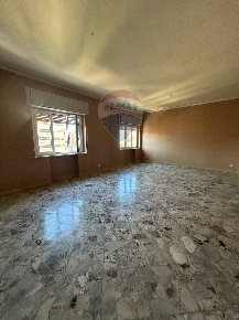 Foto Appartamento in Via De Nicola, Caltanissetta Centro di 156 m²