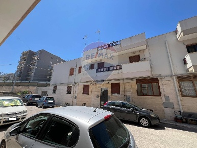 Foto Casa indipendente a Monopoli Centro di 178 m² con 7 locali in vendita