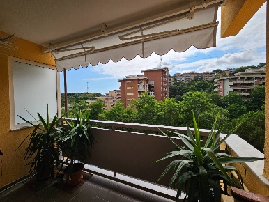Foto Appartamento in Via San Marino, Genova Granarolo di 88 m² con 6 locali