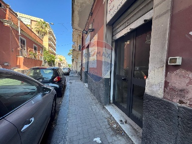 Foto Negozio in Via Cibele, Catania Cibali di 33 m² con 2 locali in vendita