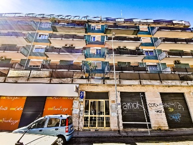 Foto Appartamento in Via Verona, Catania XX Settembre - Tribunale di 100 m²