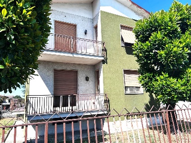 Foto Appartamento in Via leonardo da vinci 64, Garlasco Centro di 120 m²