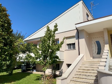 Foto Casa indipendente in Via San Zeno SNC, Montagnana Centro di 230 m²