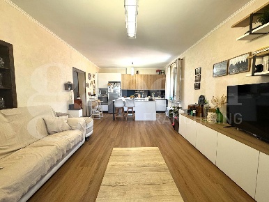 Foto Appartamento in Via SAN PAOLO APOSTOLO 10, Marino di 90 m² in vendita