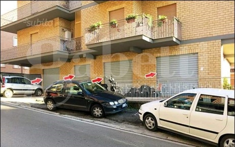 Foto Negozio in Via Salvo D'Acquisto 55, Priverno Centro di 150 m²