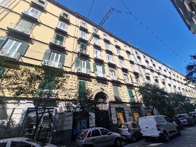 Foto Appartamento in Via Duomo 64, Napoli Centro Storico di 140 m²