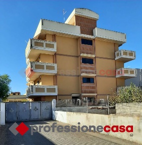 Foto Appartamento in Via Madonna delle Grazie 10, Taranto di 100 m²