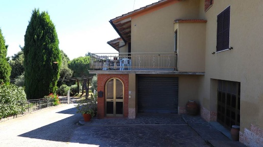 Foto Casa indipendente a Chiusi di 228 m² con 11 locali in vendita