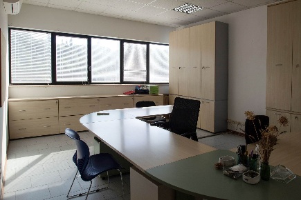 Foto Ufficio a Siena Ruffolo - Taverne d'Arbia di 102 m² con 3 locali