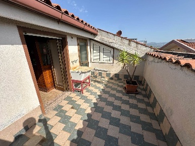 Foto Appartamento a Giarre Centro di 100 m² con 3 locali in vendita