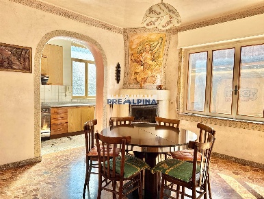 Foto Appartamento in Via Forni 10, Vertova Centro di 110 m² con 4 locali