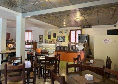 Foto Attività commerciale a Chiusanico di 170 m² con 5 locali in vendita